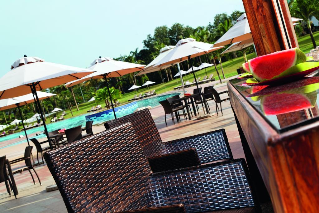 Moevenpick Ambassador Hotel Acra Exterior foto