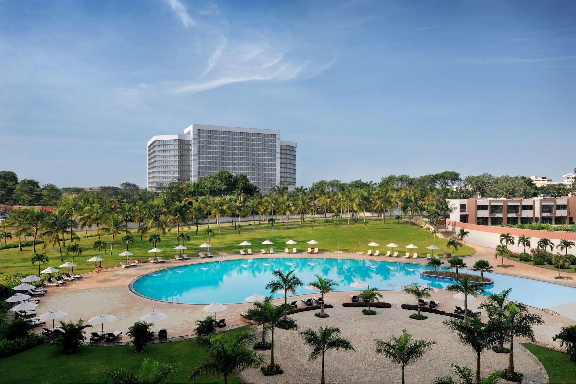 Moevenpick Ambassador Hotel Acra Exterior foto
