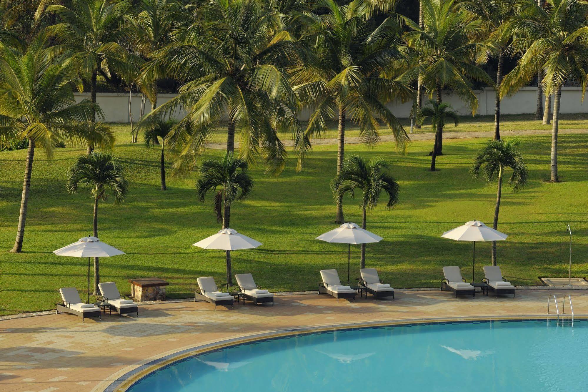 Moevenpick Ambassador Hotel Acra Exterior foto
