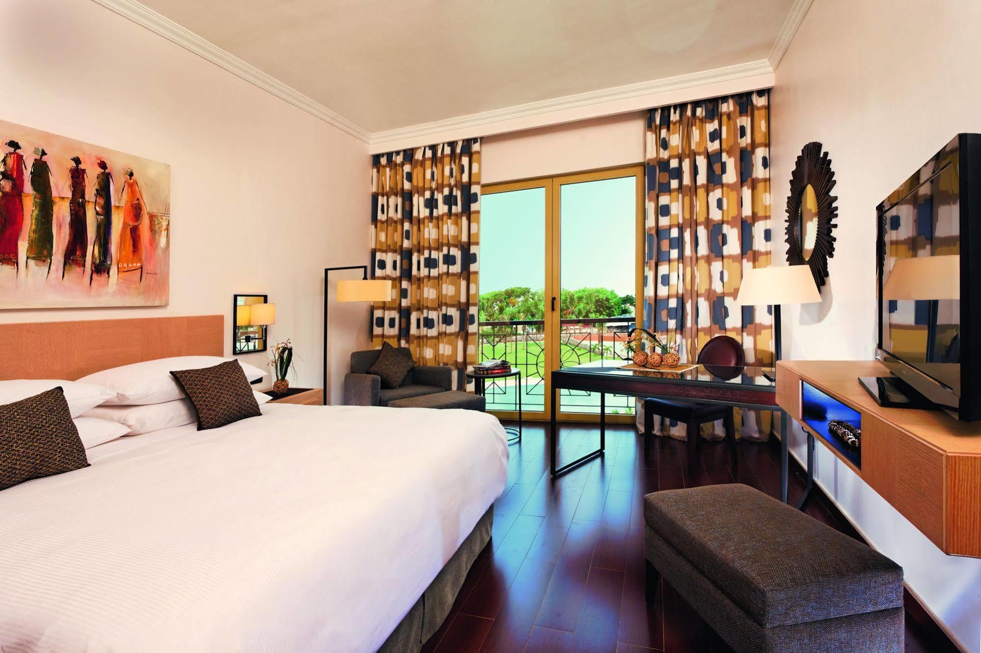 Moevenpick Ambassador Hotel Acra Exterior foto